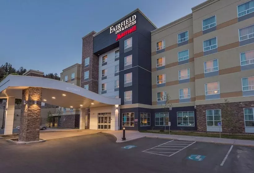 ホテル Fairfield Inn & Suites By Marriott Kamloops
