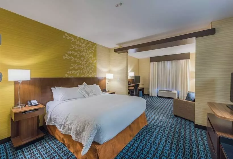 ホテル Fairfield Inn & Suites By Marriott Kamloops