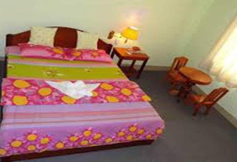 هتل Greenpark Village Guesthouse