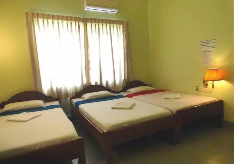 هتل Greenpark Village Guesthouse