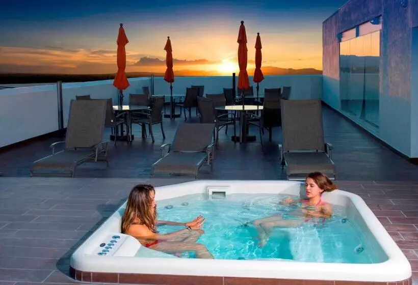 Hotelli Holiday Inn Express & Suites Queretaro, An Ihg