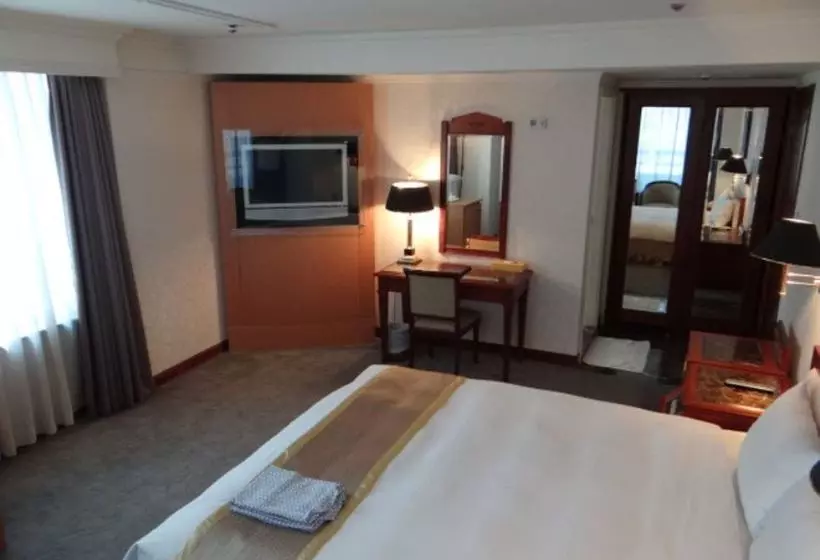 هتل Hometel Kaohsiung