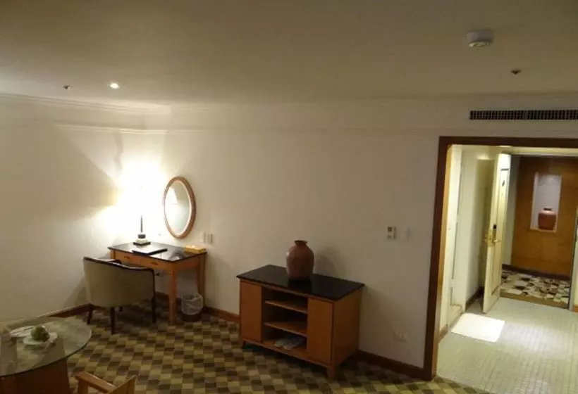 هتل Hometel Kaohsiung