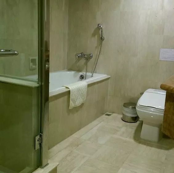 هتل Hometel Kaohsiung