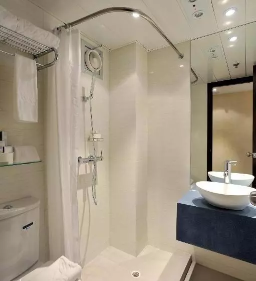 هتل Mingle With The Star