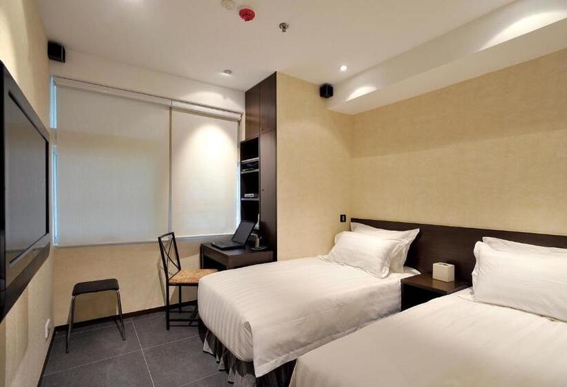 هتل Mingle With The Star