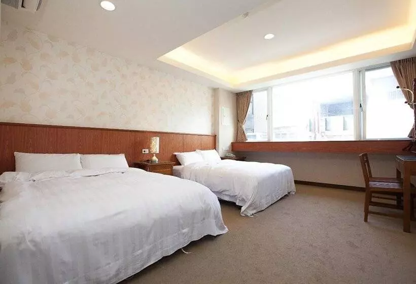 هتل Mucha Boutique