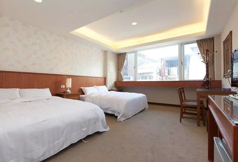 هتل Mucha Boutique