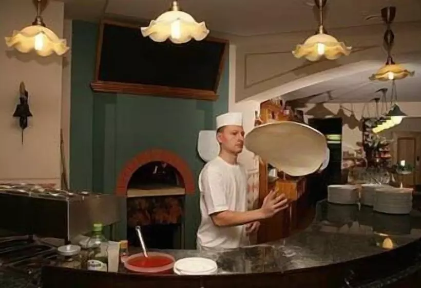 酒店 Pizzeria Belmonte