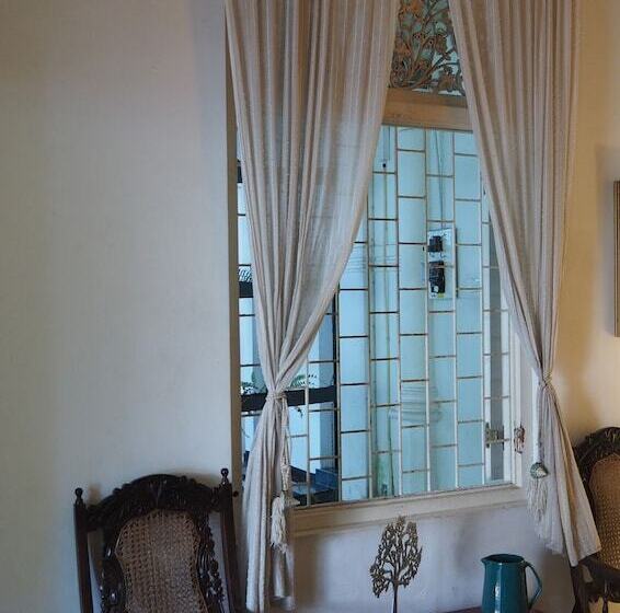 Отель Royce Boutique