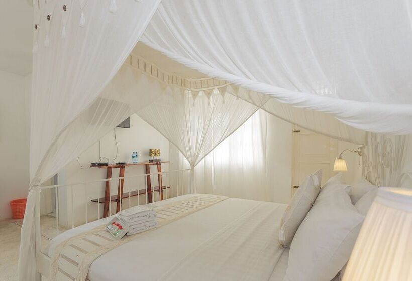 Отель Royce Boutique