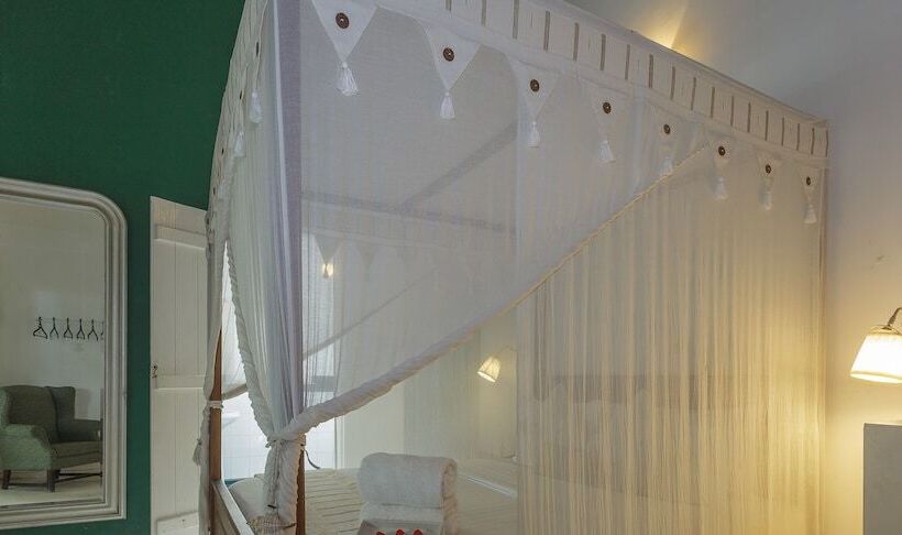 Отель Royce Boutique