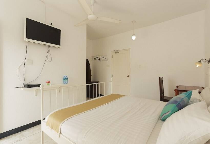 Отель Royce Boutique