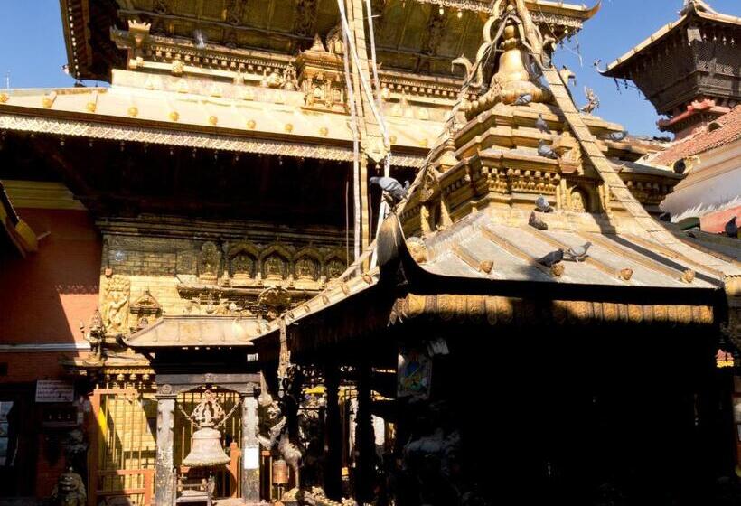 پانسیون Shakya House