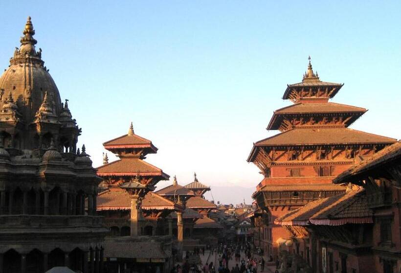 پانسیون Shakya House