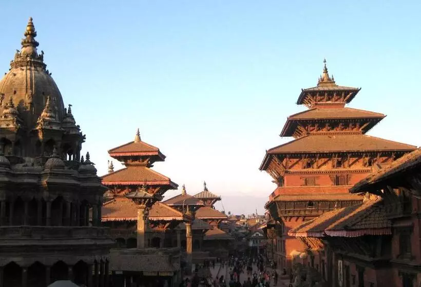 پانسیون Shakya House