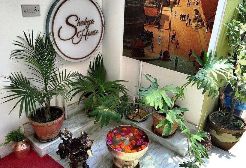 پانسیون Shakya House