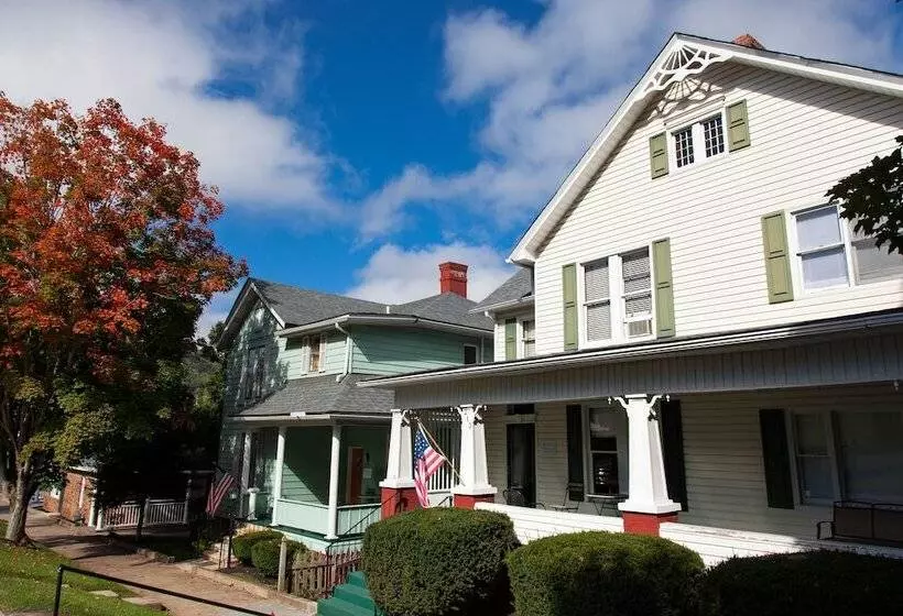 펜션 The Guest House Inn On Courthouse Square