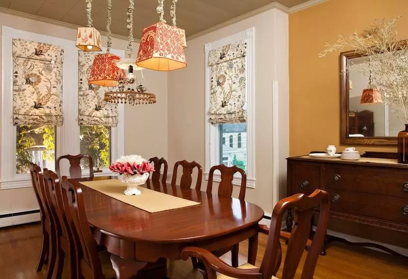 펜션 The Guest House Inn On Courthouse Square