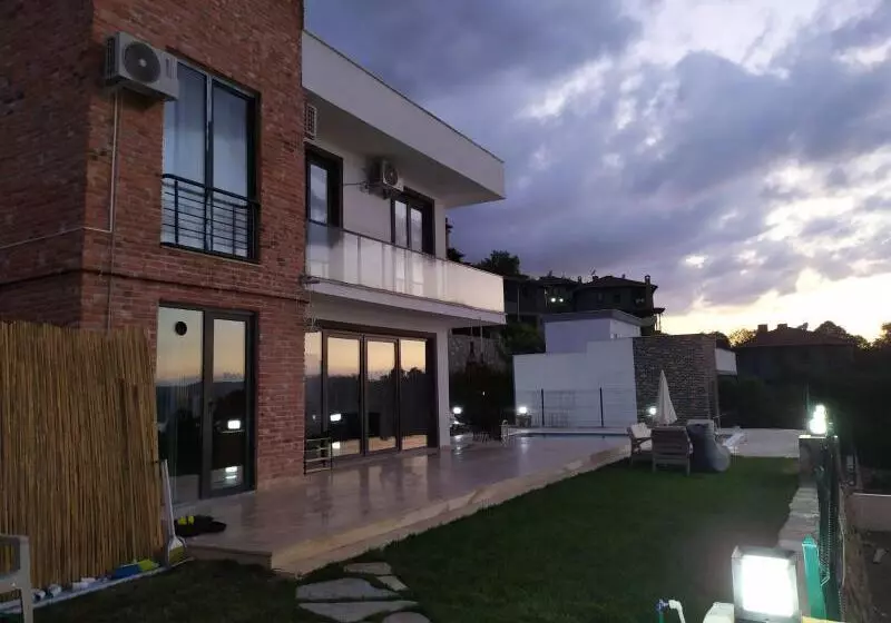 Hotelli Naturel Stone Villaları