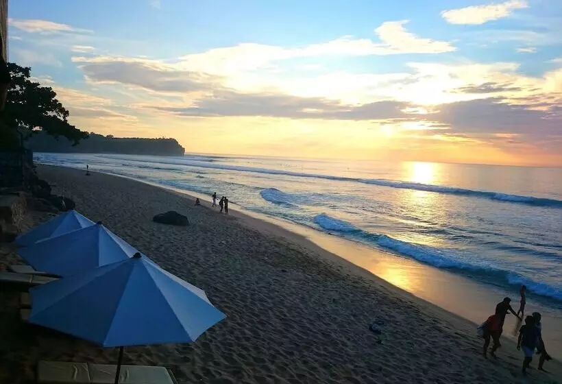 Balangan Paradise Hostel And Restaurant