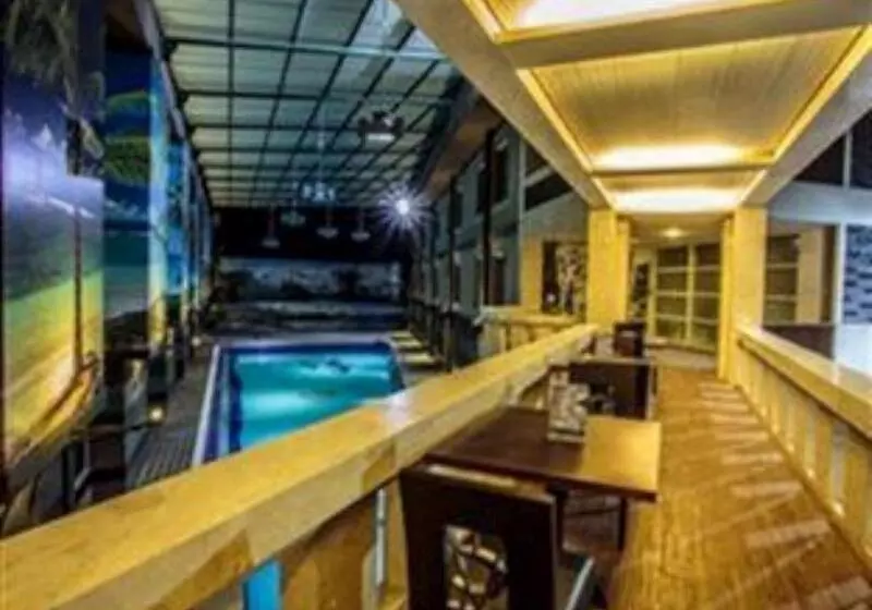 Crown Victoria Hotel Tulungagung