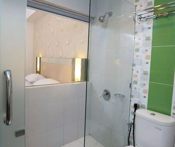 Hotel Dewarna Sutoyo