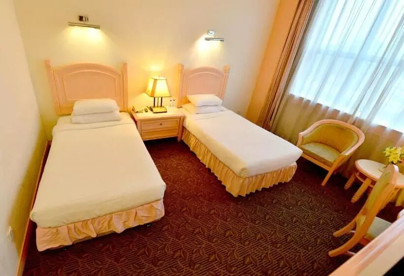 Отель Emerald Puteri