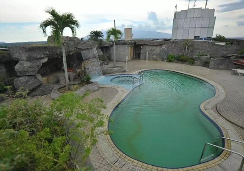 Отель Emerald Puteri