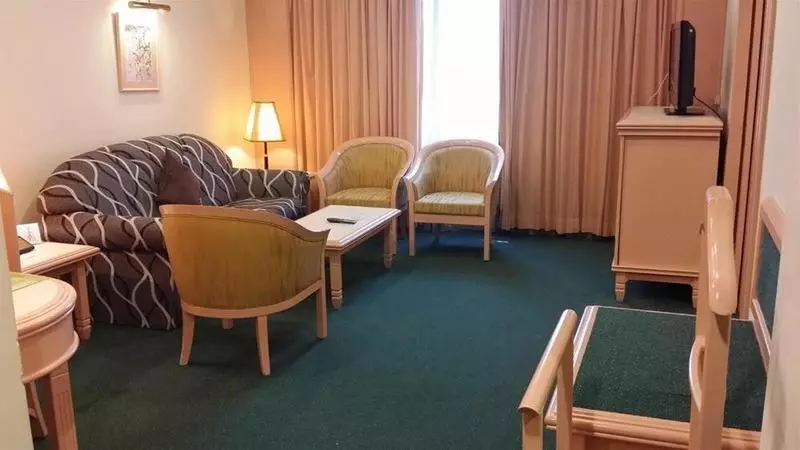 Отель Emerald Puteri