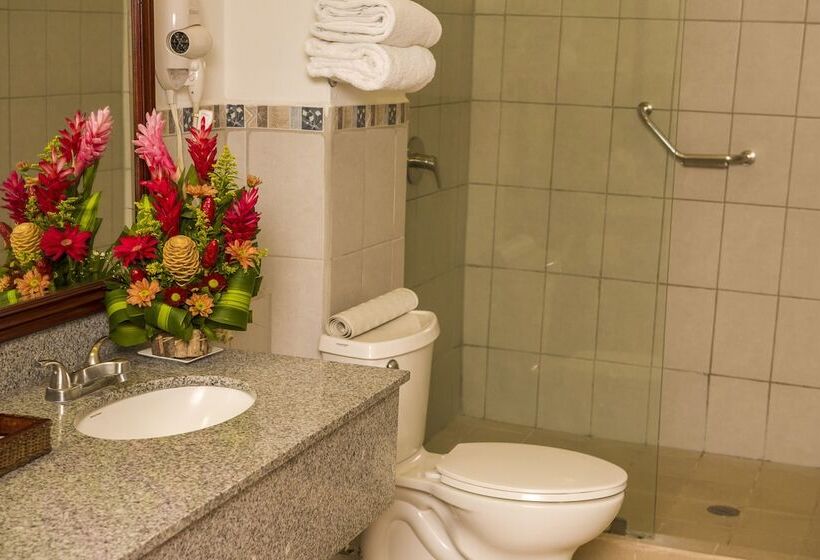 هتل Real La Merced