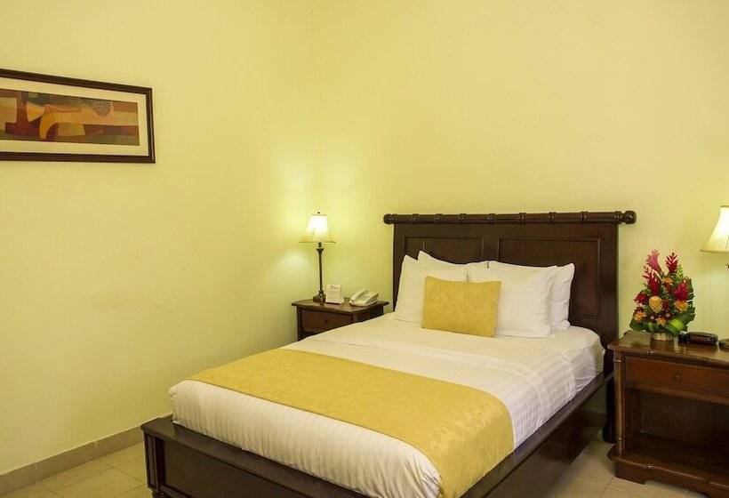 هتل Real La Merced