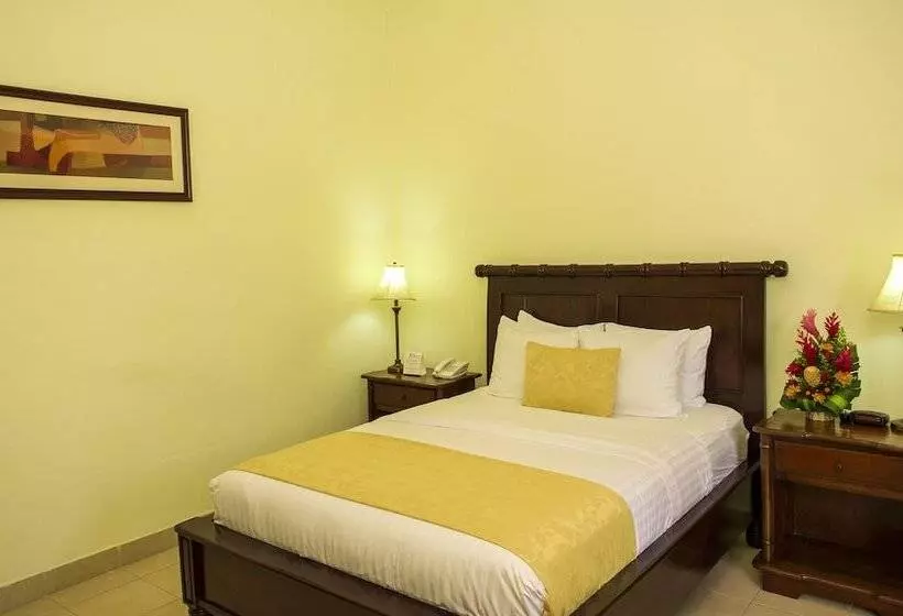 هتل Real La Merced