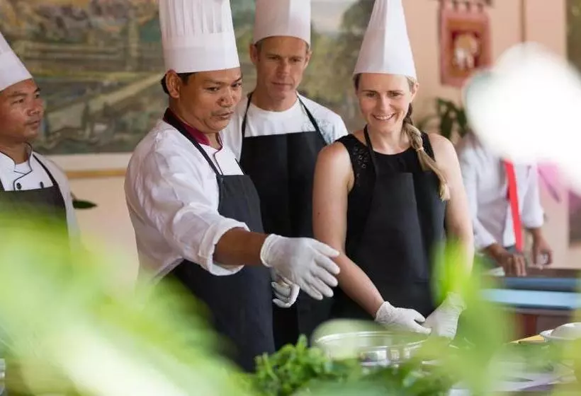 ホテル Somadevi Angkor Premium