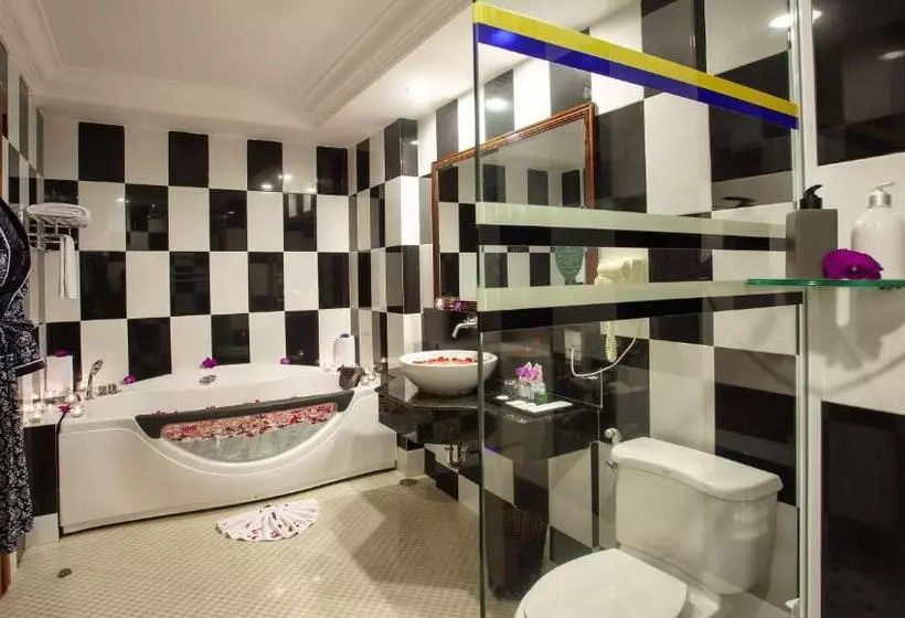 ホテル Somadevi Angkor Premium