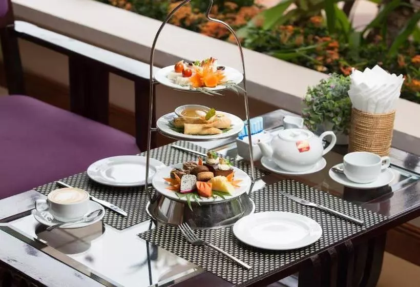 ホテル Somadevi Angkor Premium