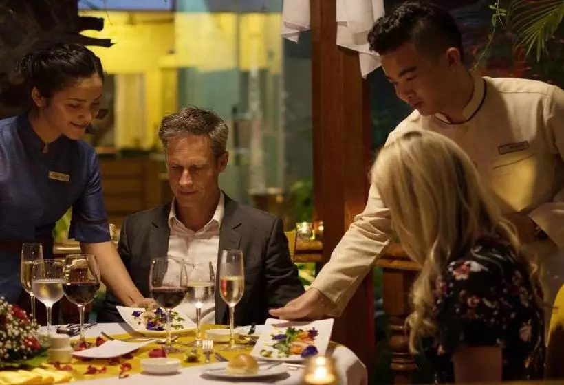 ホテル Somadevi Angkor Premium