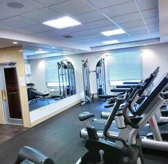 酒店 Days Inn & Suites By Wyndham Fort Saskatchewan