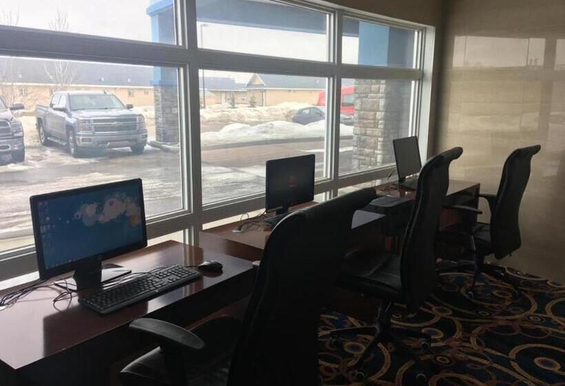 호텔 Days Inn & Suites By Wyndham Fort Saskatchewan