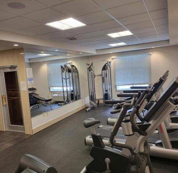 호텔 Days Inn & Suites By Wyndham Fort Saskatchewan