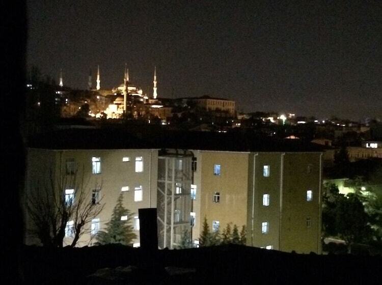 ホテル Tom Square Boutique