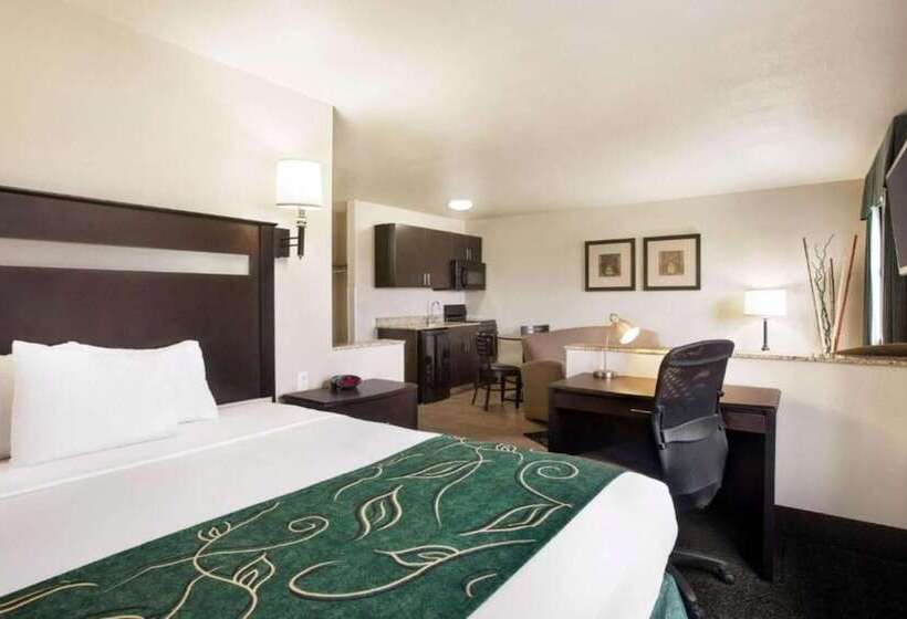 酒店 Travelodge By Wyndham Livonia