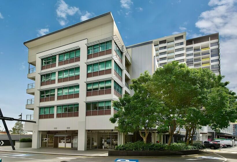 Link Portside Wharf Apartment