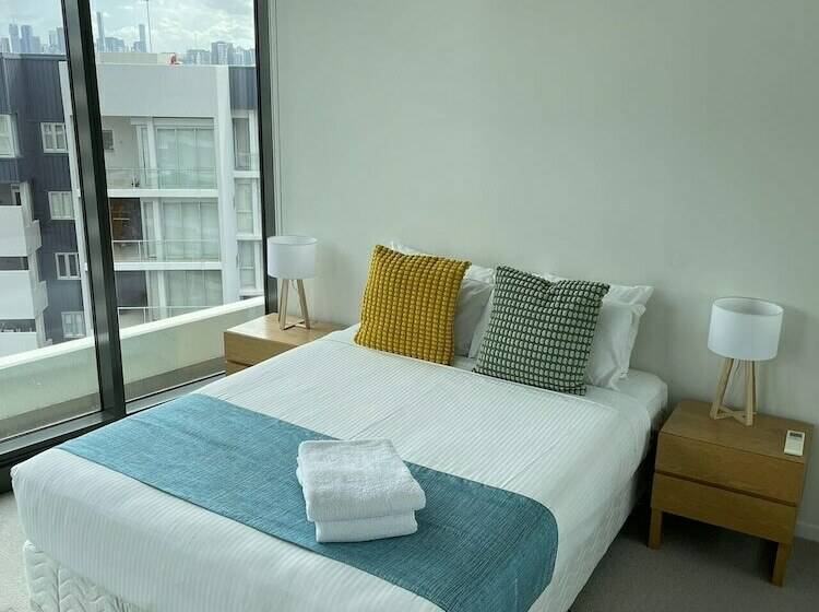 Link Portside Wharf Apartment