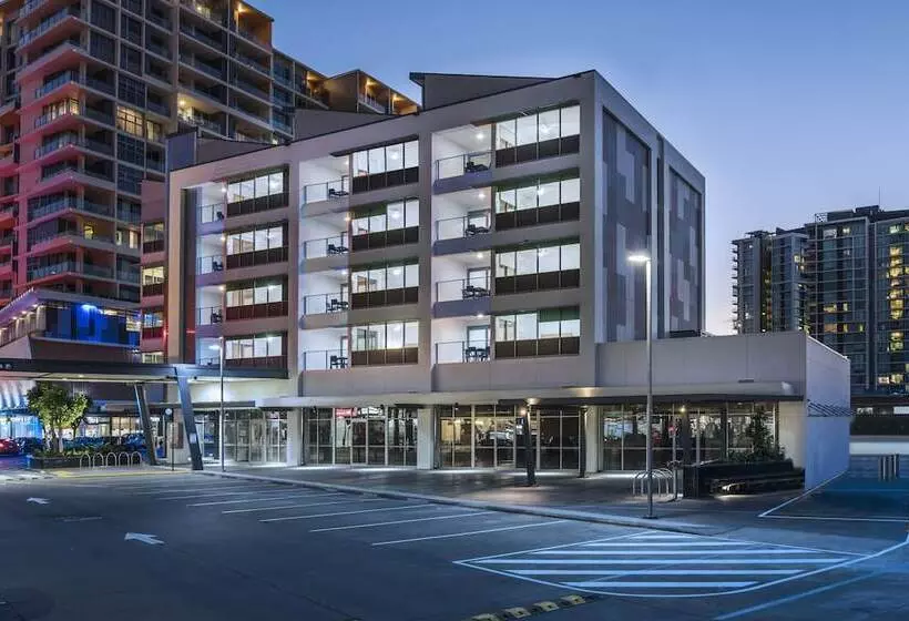 Link Portside Wharf Apartment