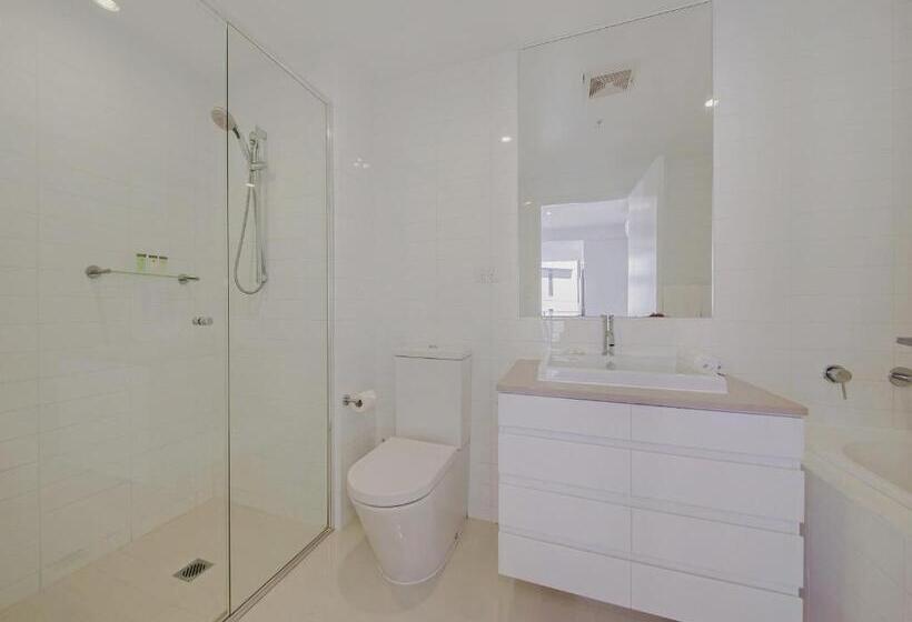 Link Portside Wharf Apartment