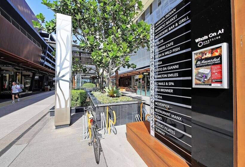 Link Portside Wharf Apartment