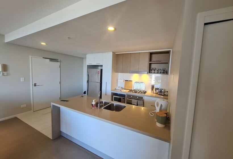 Link Portside Wharf Apartment