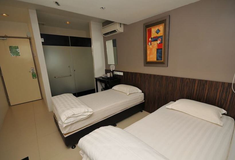 M Design Hotel At Pandan Indah