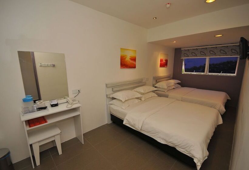 M Design Hotel At Pandan Indah